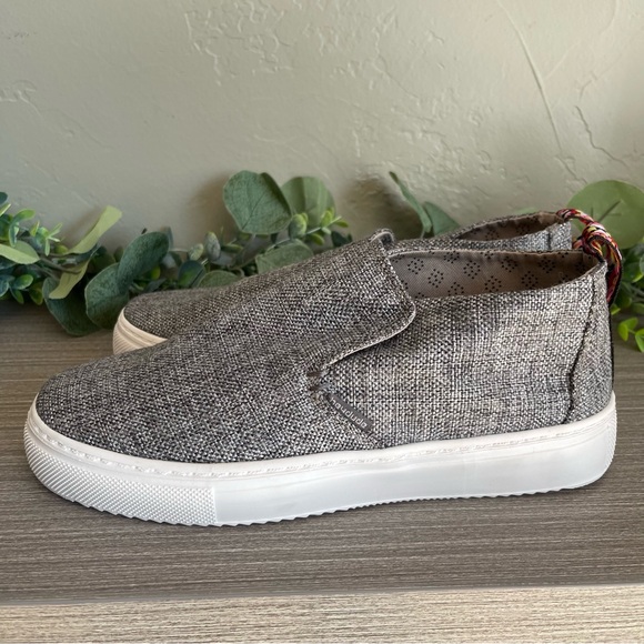Hey Dude Peyton Womens Slip On Shoes Size 8‎ Gray - Picture 1 of 7